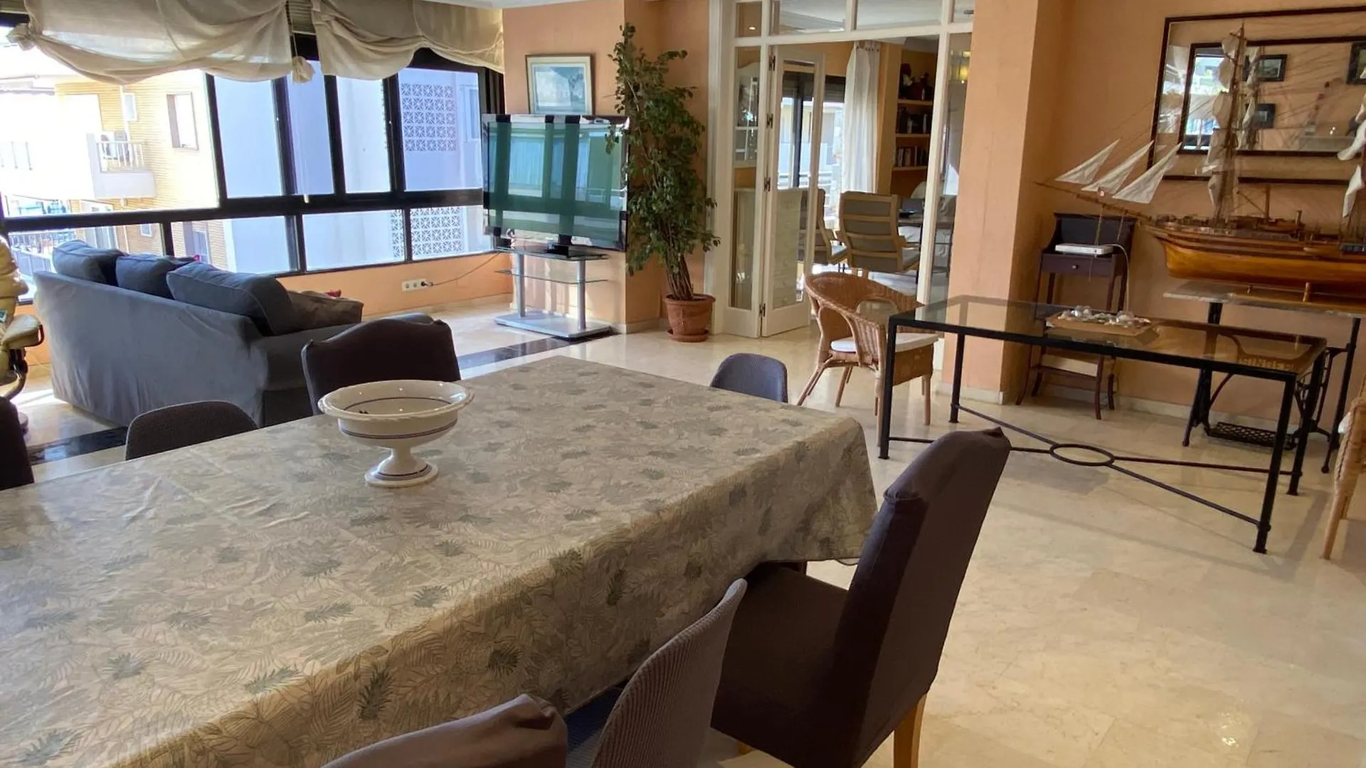 4 Bedroom Apartment Close By Beach In Fuengirola